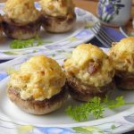 Stuffed champignons in the oven with cheese