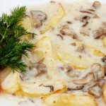 Cooking bechamel with mushrooms