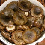 How to clean, wash and how long to soak milk mushrooms before salting?