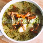 Classic mushroom soup with frozen chanterelles