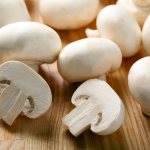 The pulp of champignons can have various shades of whitish color.
