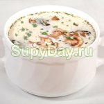 Creamy soup with champignons